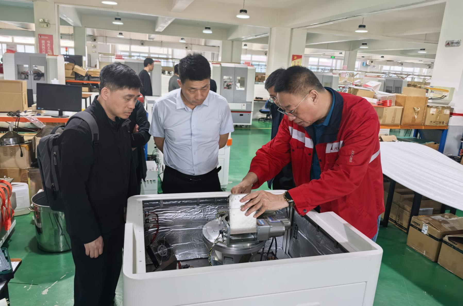 工信部装备一司领导莅临奥龙参观指导